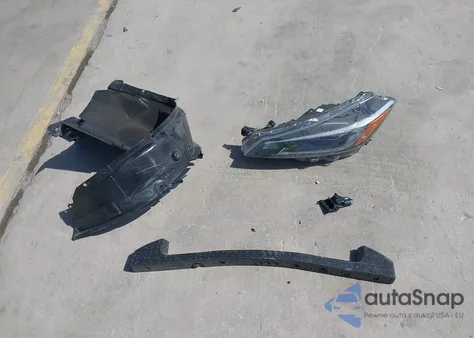 2024 Nissan Kicks Sr z USA, uszkodzony, nr VIN 3N1CP5DV8RL549685